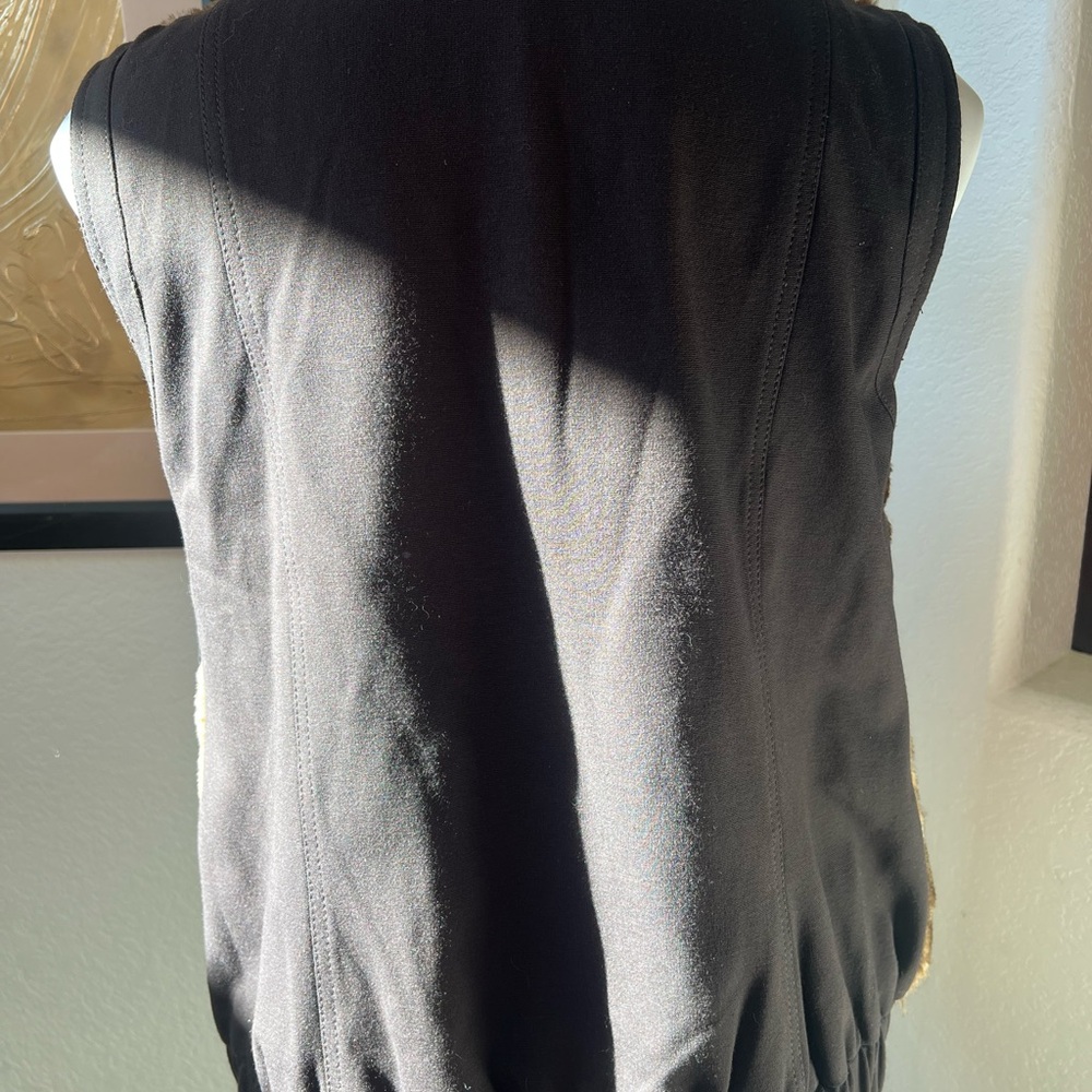 St. John faux fur vest size L large in brown GUC - Picture 9 of 12